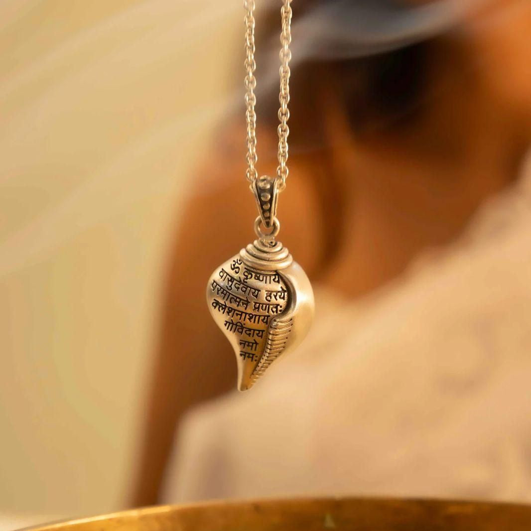 Shri Krishna Shankha Pendant with Chain: Divine Elegance for Daily Wear