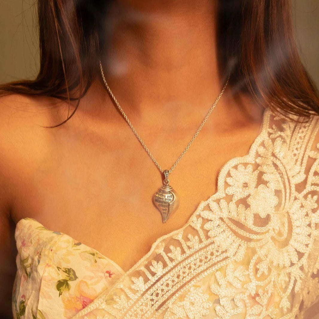Shri Krishna Shankha Pendant with Chain: Divine Elegance for Daily Wear