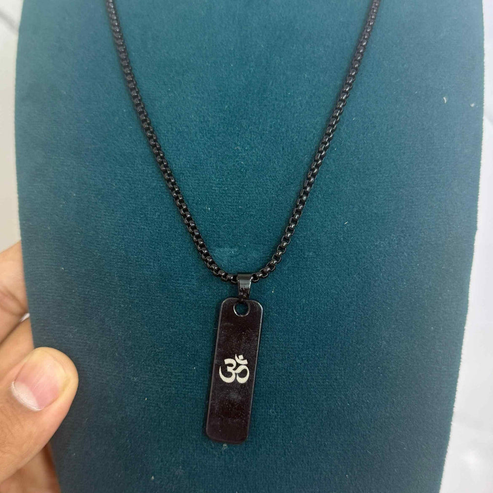 Spiritual Om Pendant Necklace for Men: Divine Protection in Modern Style 🕉️